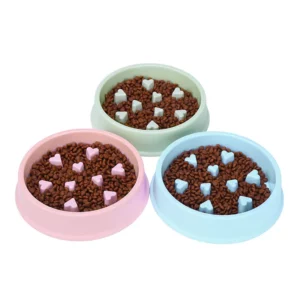Gamelle pour chat anti glouton, design cœur, idéale pour une alimentation saine.
