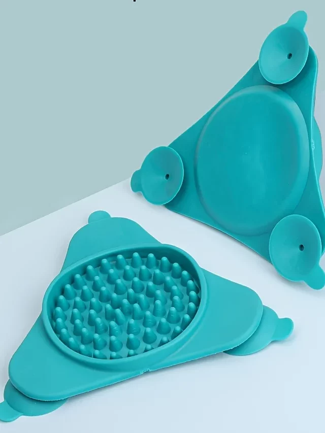 gamelle anti glouton chien triangle pour chien et chat